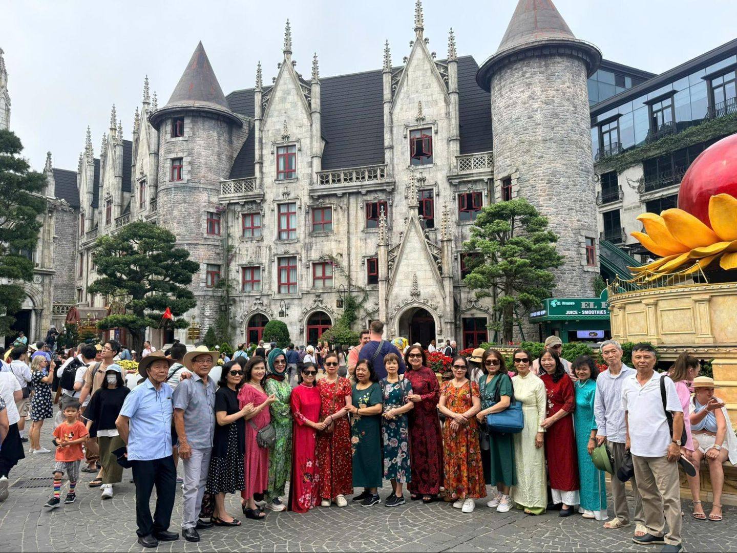 tour Bà Nà Hills do NGỌC THẠCH TRAVEL tổ chức